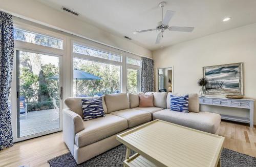 Oceanside House | 6 Ruddy Turnstone