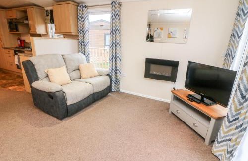 Tewitfield House | 6 Sherwood