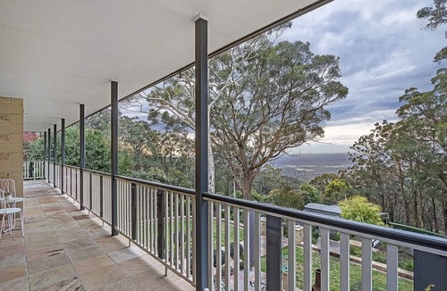 Ferny Creek House | 6 Star eco home with spectacular view.