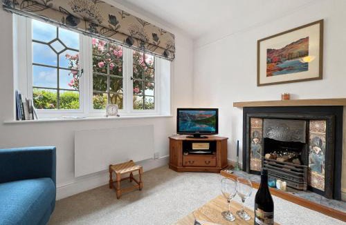 Porlock House | 6 The Poplars Hawkcombe