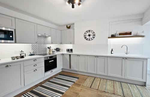 Porlock House | 6 The Poplars Hawkcombe