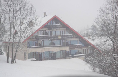 Villard-de-Lans Apartment | 6 to 7 sleeps, spacious with central fireplace, wooden top of the chalet.