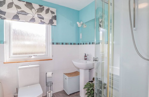 Bornesketaig Cottage | 6 TOTESCORE, with open fire in Uig