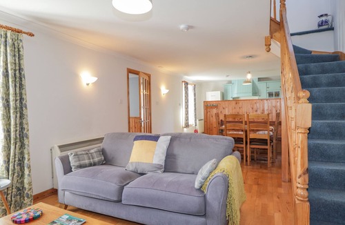 Bornesketaig Cottage | 6 TOTESCORE, with open fire in Uig