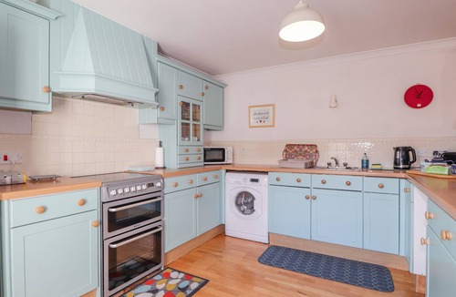 Bornesketaig Cottage | 6 TOTESCORE, with open fire in Uig