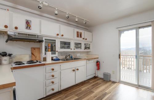 Warren Apartment | 6 Village Edge condo