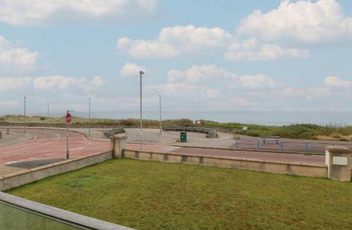 Rhyd-y-clafdy Apartment | 6 West End Point