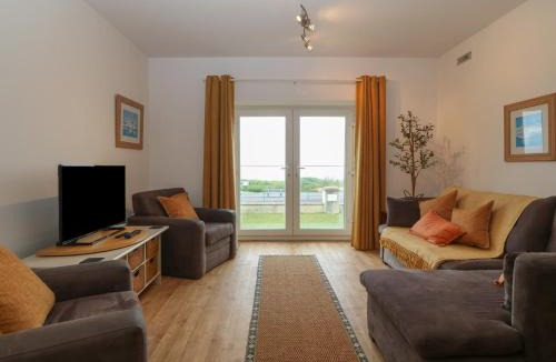 Rhyd-y-clafdy Apartment | 6 West End Point