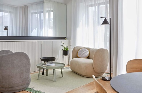 Cortes Apartment | 60 Balconies Iconic