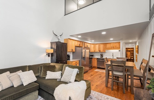 Snowmass Village Condo | 60 Fall Lane Sonnenblick #3 4 Bedroom Townhouse by RedAwning