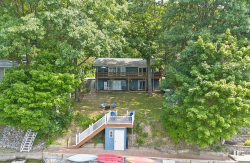 Honeoye House | 60' Honeoye Lakefront | Dock | Kayaks | Lake Views