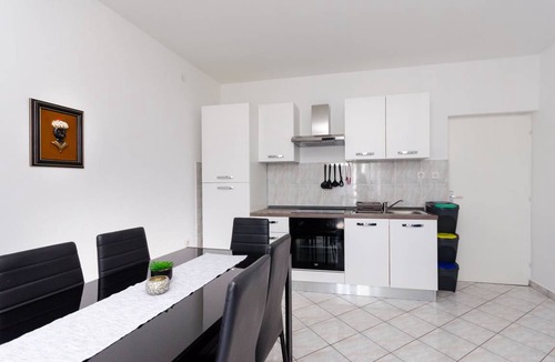 Rab Town Apartment | 60 m² Apartment ∙ 2 bedrooms ∙ 5 guests