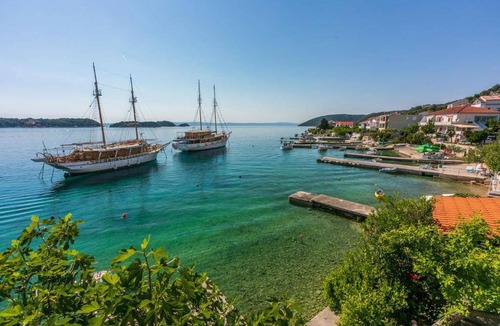 Rab Town Apartment | 60 m² Apartment ∙ 2 bedrooms ∙ 5 guests