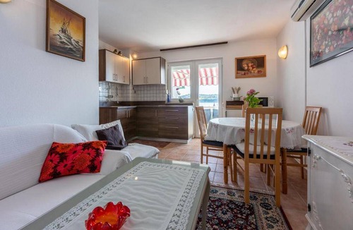 Rab Town Apartment | 60 m² Apartment ∙ 2 bedrooms ∙ 5 guests