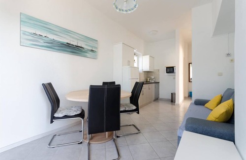 Rab Town Apartment | 60 m² Apartment ∙ 2 bedrooms ∙ 5 guests