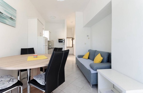 Rab Town Apartment | 60 m² Apartment ∙ 2 bedrooms ∙ 5 guests