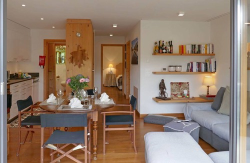 Samedan Apartment | 60 m² Apartment ∙ 2 bedrooms ∙ 4 guests