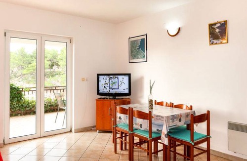 Cove Basina (Jelsa) Apartment | 60 m² Apartment ∙ 2 bedrooms ∙ 5 guests
