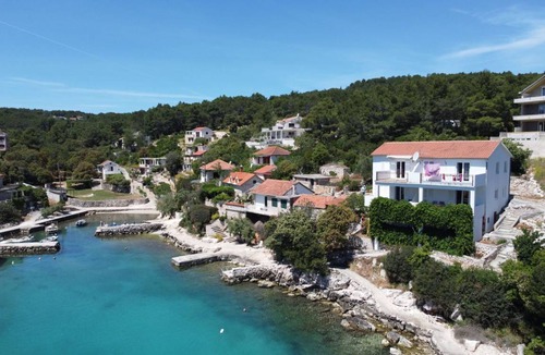 Cove Basina (Jelsa) Apartment | 60 m² Apartment ∙ 2 bedrooms ∙ 5 guests