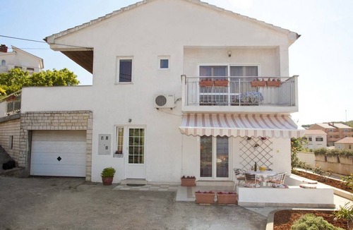 Vrbnik Apartment | 60 m² Apartment ∙ 2 bedrooms ∙ 6 guests