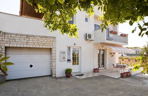 Vrbnik Apartment | 60 m² Apartment ∙ 2 bedrooms ∙ 6 guests