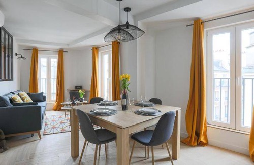 Quartier de Rochechouart Apartment | 60 m² Serviced apartment ∙ 2 bedrooms ∙ 8 guests