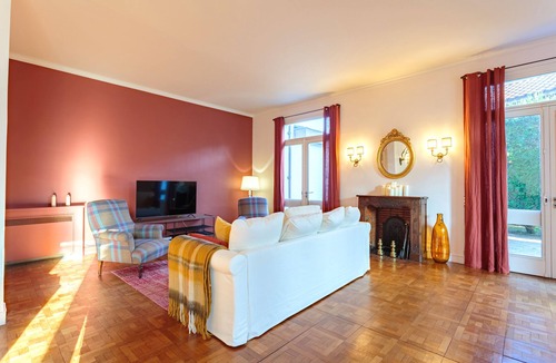 Rion-des-Landes House | 60's architect-designed villa for small and large tribes