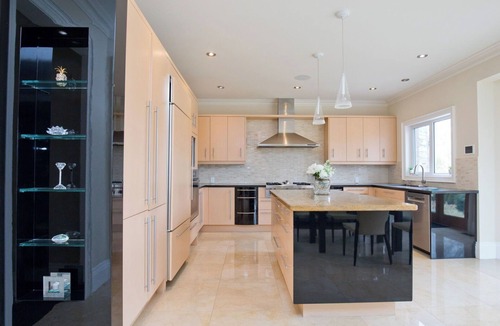 Streetsville House | 6000 sqft Executive 6 BR Home in Prestigious Area