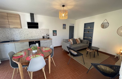 Saint-Palais-sur-Mer Villa | 600m Plage