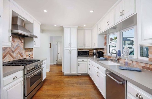 Balboa Island House | 608 S Bay Front | Ultimate Bayfront Experience: Rare Double Lot!