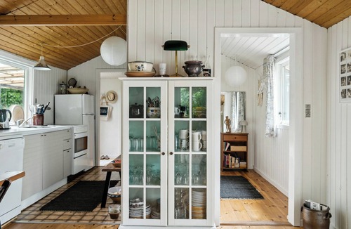 Hornsved House | 60s house in a flower-rich garden in Kulhuse