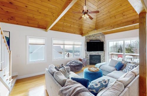 Jackson Apartment | 61 East Field Road