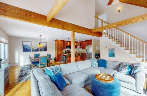 Jackson Apartment | 61 East Field Road