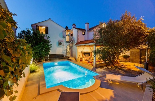 Supetar Apartment | 61 m² Apartment ∙ 2 bedrooms ∙ 4 guests