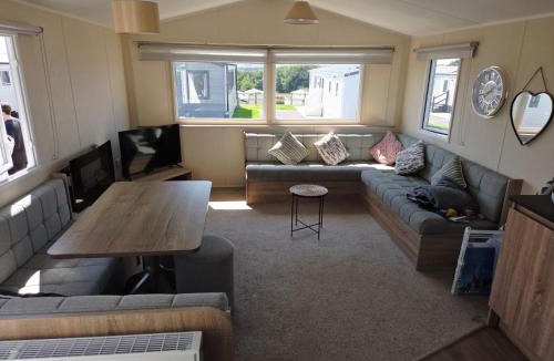 Berrynarbor Resort | 61, Stowford Gardens