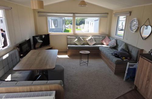 Berrynarbor Resort | 61, Stowford Gardens