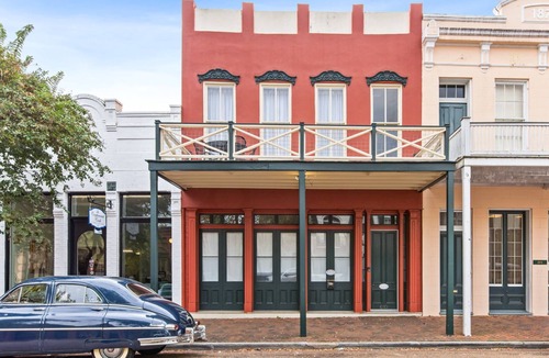 Natchez Condo | 610 Franklin: Upstairs | 1/1 - Sleeps 4 | Walk to Downtown