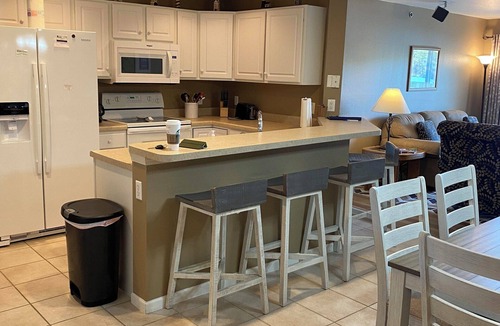 Osage Beach Condo | 611 Parkview Bay Beautiful 3 bedroom, 1st floor, Overlooks Pool, Lakefront