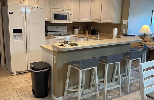 Osage Beach Condo | 611 Parkview Bay Beautiful 3 bedroom, 1st floor, Overlooks Pool, Lakefront