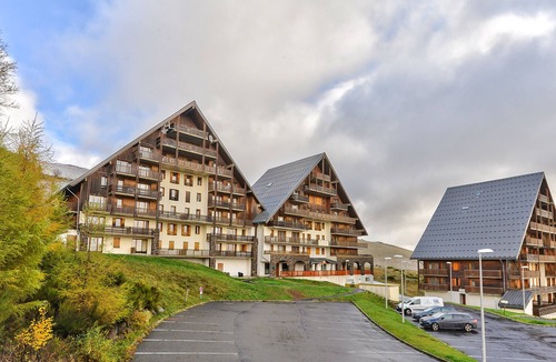 Besse-et-Saint-Anastaise Apartment | 6161B