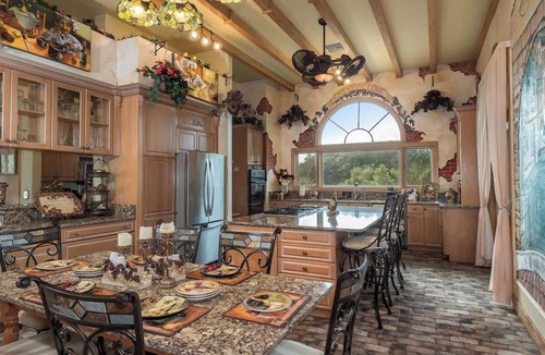 Clermont House | 62 Acre Island - Sleeps 40+