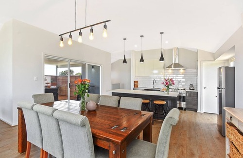 Goolwa Beach House | 62 Castle Ave - Luxury - Near Beach