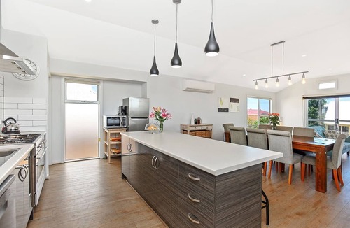 Goolwa Beach House | 62 Castle Ave - Luxury - Near Beach