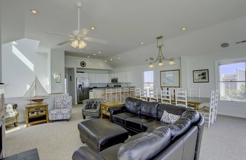Nags Head House | 6200 Savannah * Oceanfront
