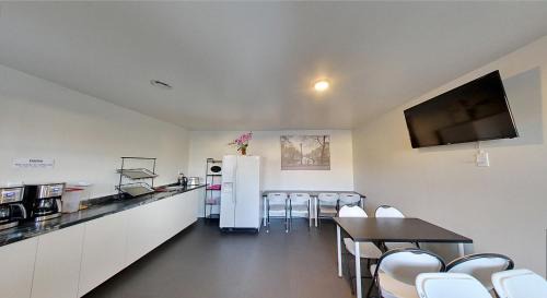 Niagara Falls Hotel | 6267 Persepolis Inn