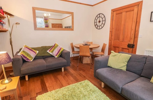 Peebles Cottage | 63 ROSETTA ROAD, family friendly, with a garden in Peebles