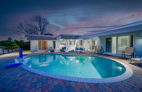 Imperial Point House | 6341 Managed By Brampton Park