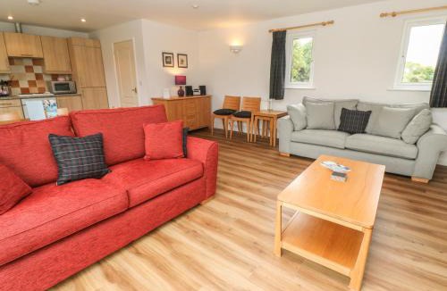 St Wenn House | 64 Waterside