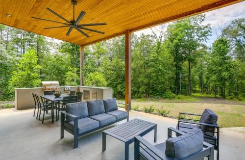 Burkeville House | 65 Acres: Secluded 'Avian Acres' Cabin w/Trails!