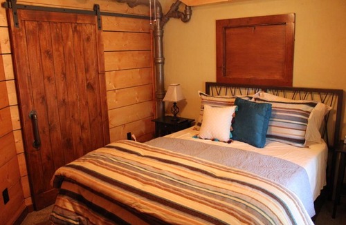 Mirror Lake House | 65 Below on Mirror Lake